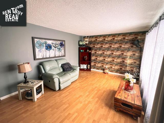 Property 2602 49 Avenue img1