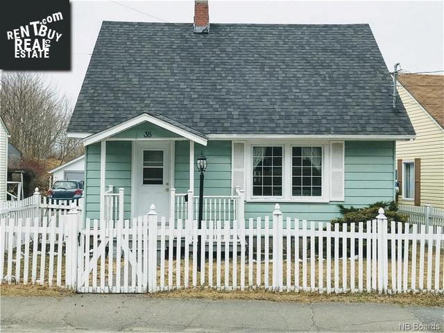 Property 38 Montgomery Crescent main img