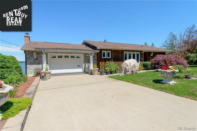 Property 127 Bay Crescent main img