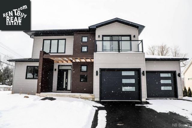 Property 146 Stillwater Crescent main img