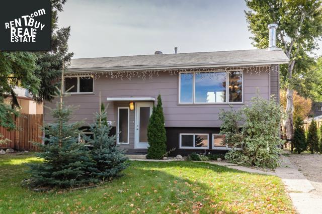 Property 224 Simon Fraser Cres main img