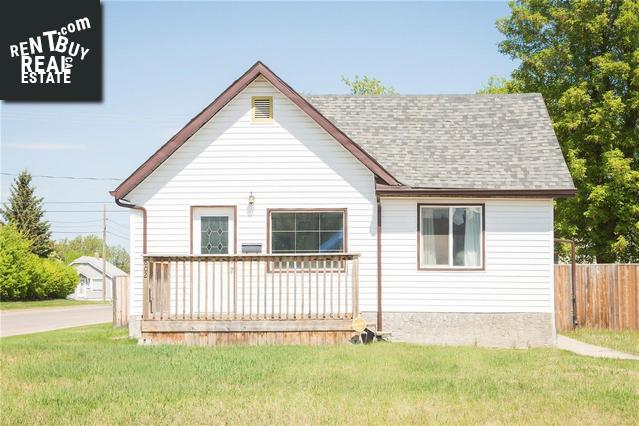 Property 802 5th St E main img