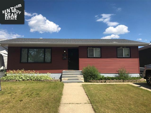 Property 1052 109th St main img