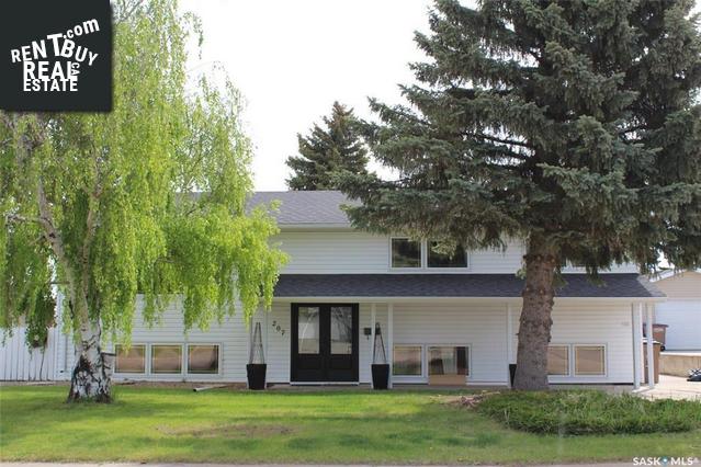 Property 207 Churchill Dr main img