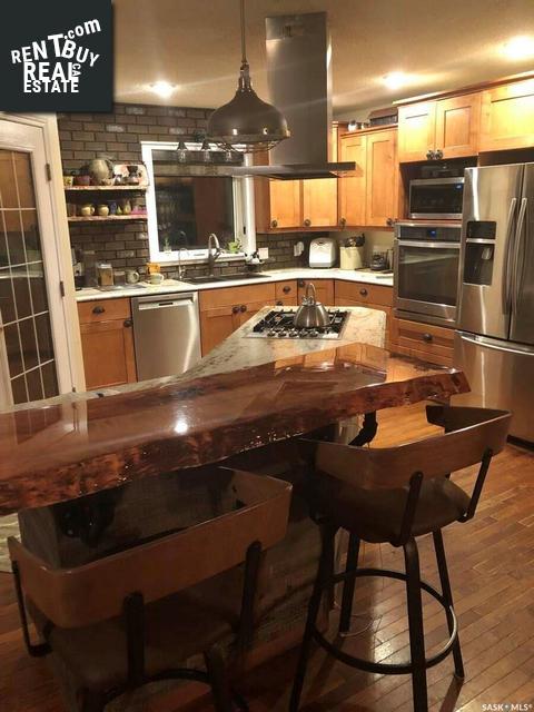Property 215 Quappelle Dr E main img