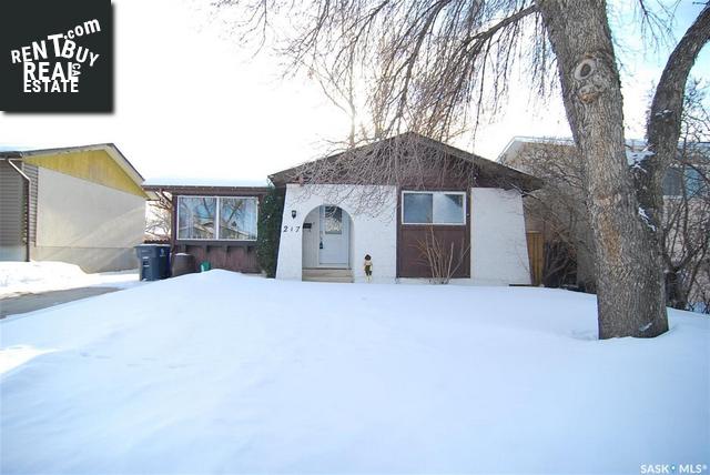 Property 217 Johnson Cres main img