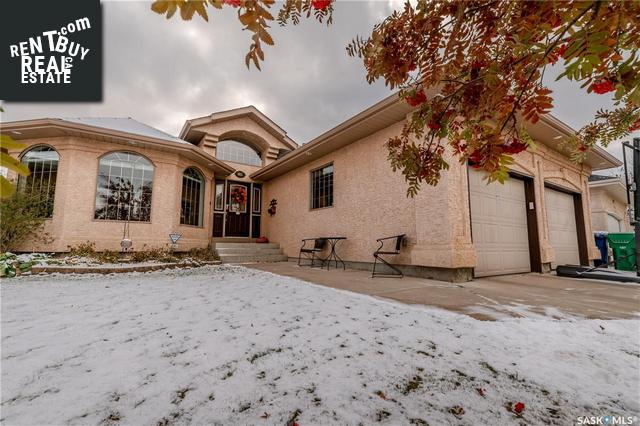 Property 802 Bayview Cres main img