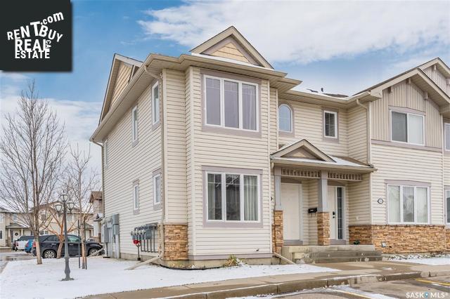 Property 209 415 Lynd Cres main img