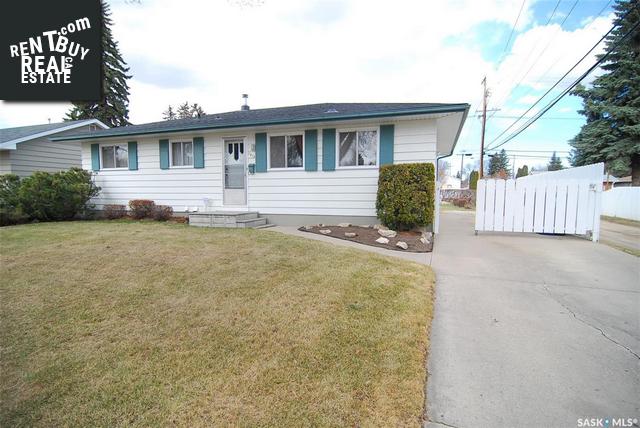 Property 1412 Faulkner Cres main img