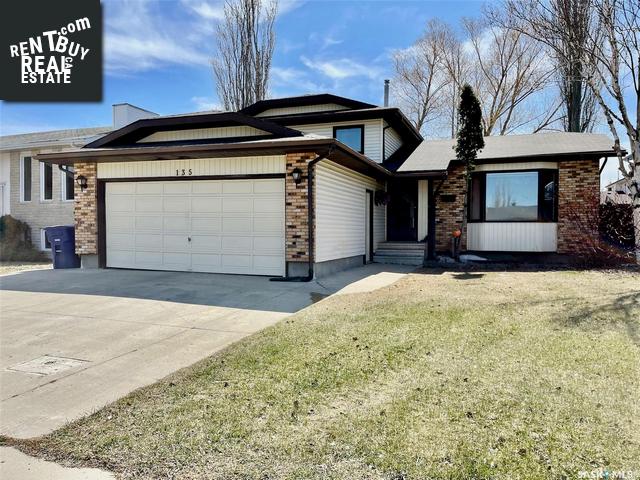 Property 135 Bentham Cres main img