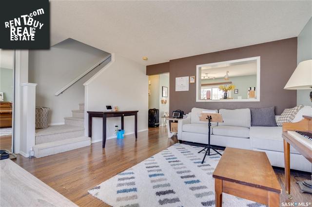 Property 2714 Cranbourn Cres main img