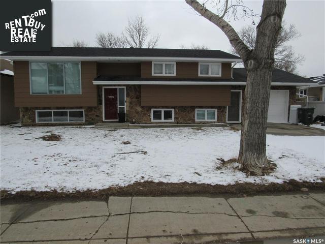 Property 1005 6th Street E main img