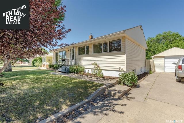 Property 710 Saskatchewan Street W main img
