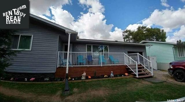 Property 404 3rd Avenue N main img