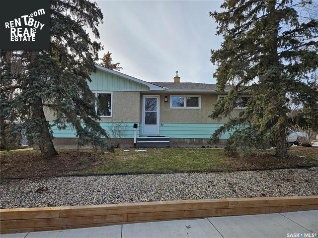 Property 87 Ellison Crescent main img