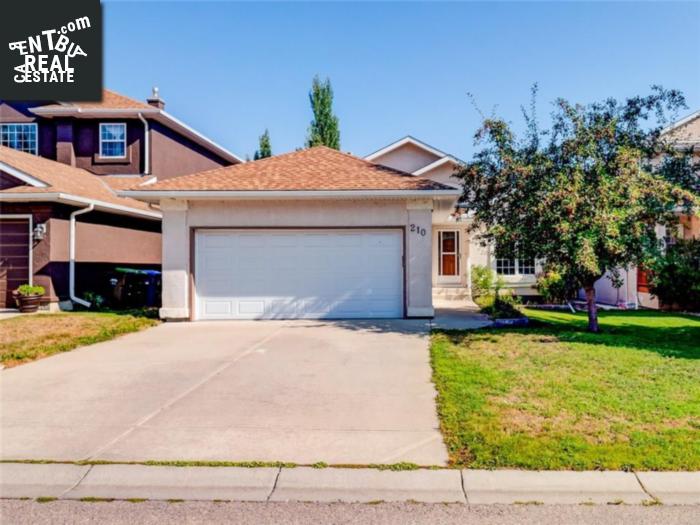 Property 210 Mt Assiniboine Pl Se main img