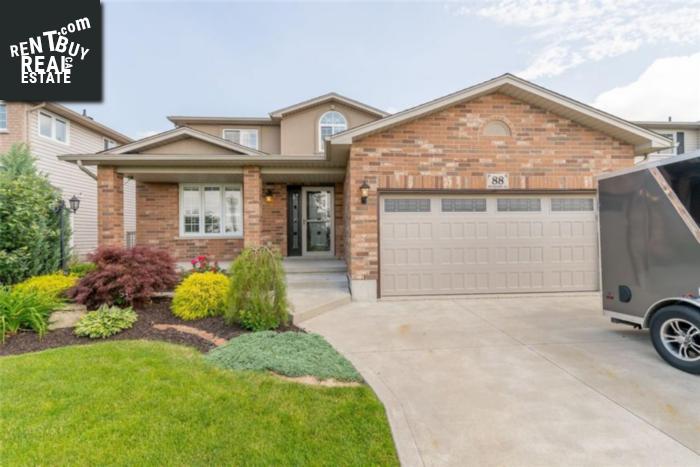 Property 88 Dunrobin Drive main img