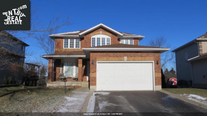 Property 1075 Finch St main img