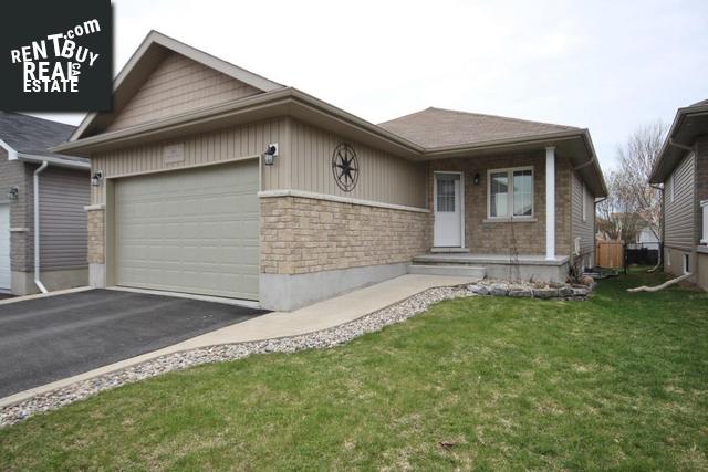 Property 110 Hogan Cres main img