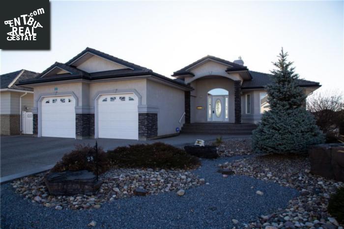 Property 28 Fairmont Point S main img