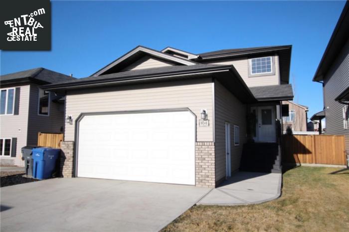 Property 104 Vista Close Se main img