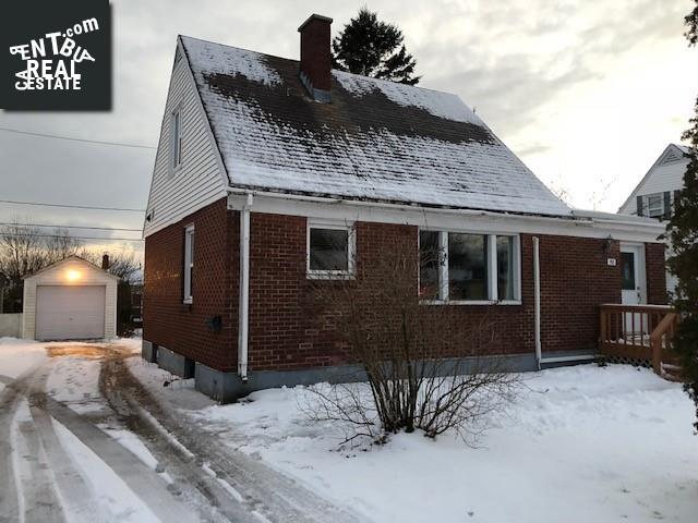 Property 452 Fundy Drive main img