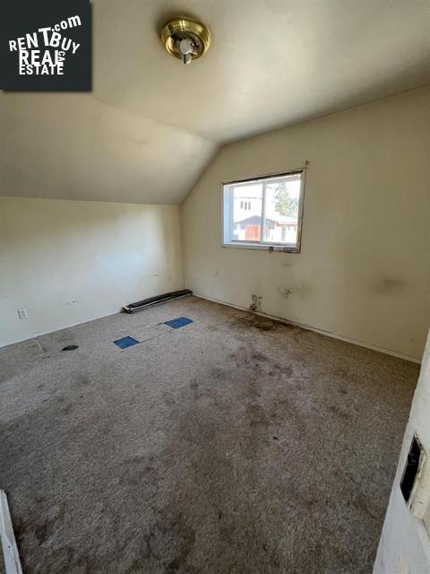 Property 230 E 4th Avenue img1