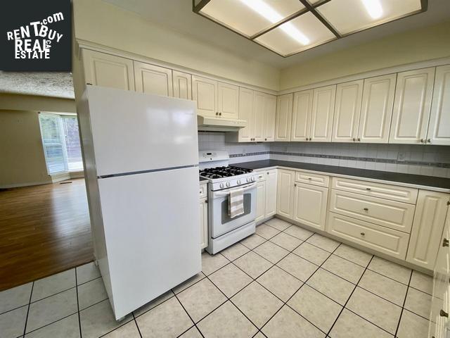 Property 2211 Evergreen Street img1