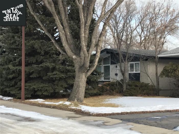 Property 409 Laurier Dr main img