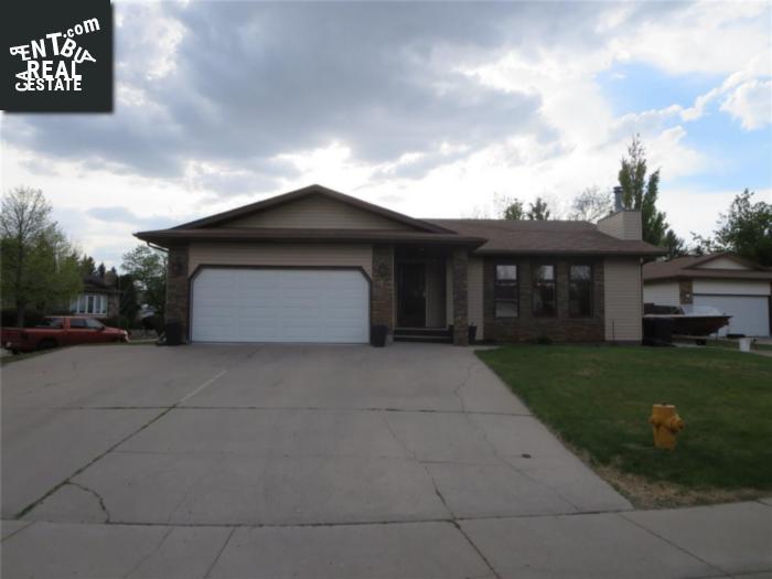 Property 119 Marcotte Cres main img