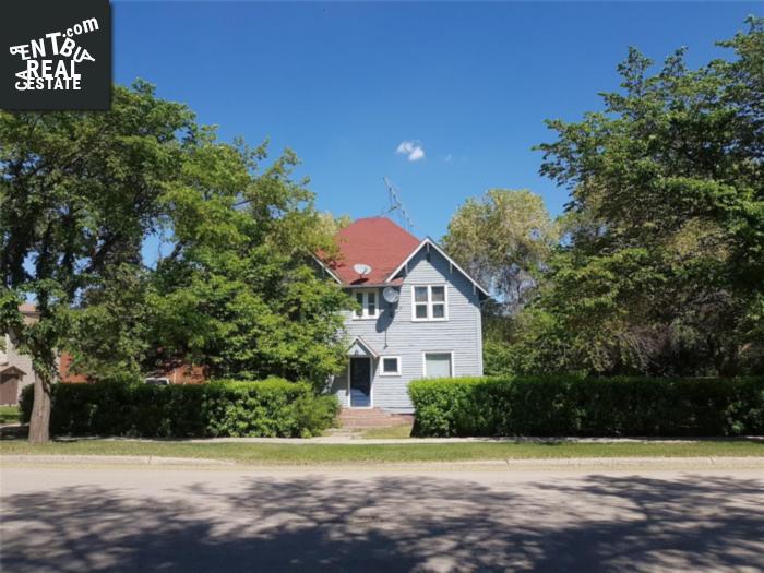 Property 229 3rd Ave E main img