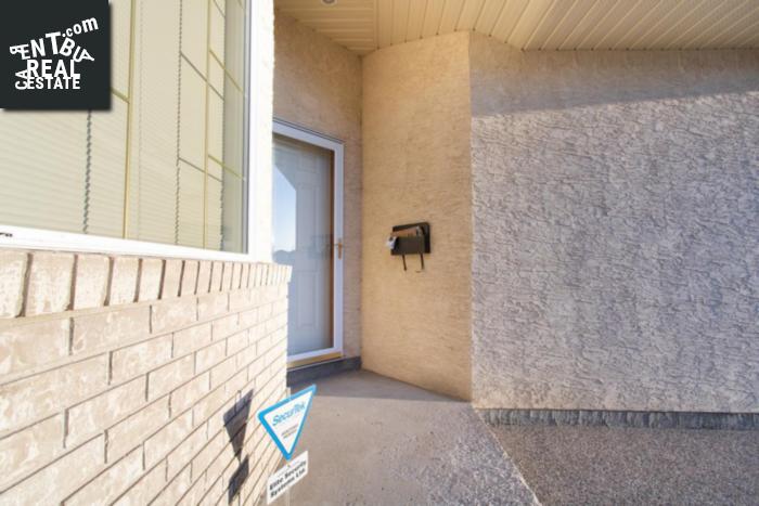 Property 3912 Nottingham Cres main img