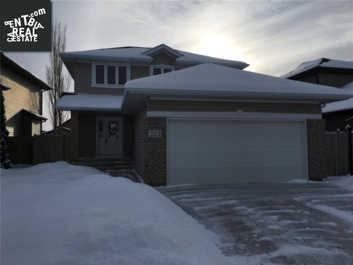 Property 223 Stepney Cres main img