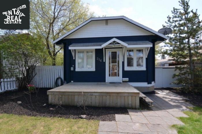 Property 216 Elm St E main img