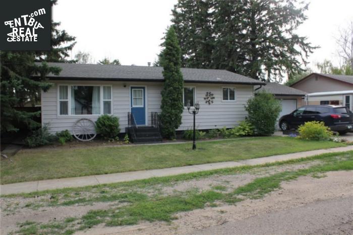 Property 208 5th St main img