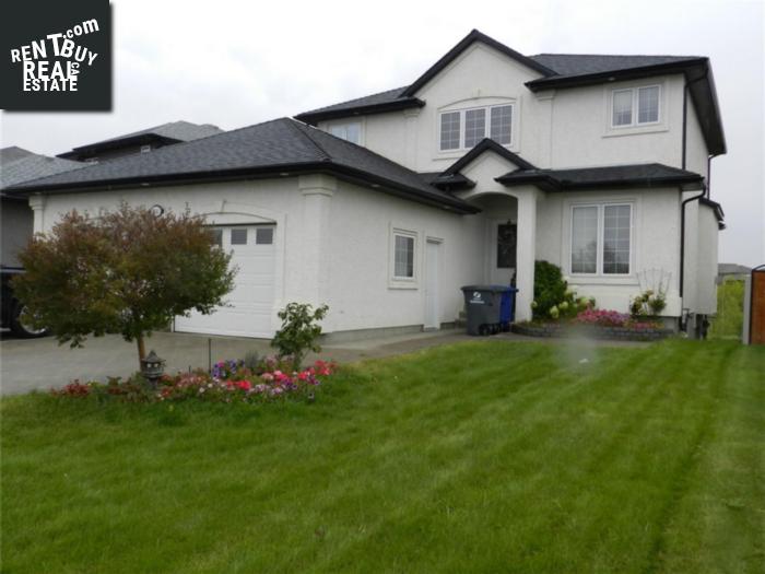 Property 1010 Denham Cres main img