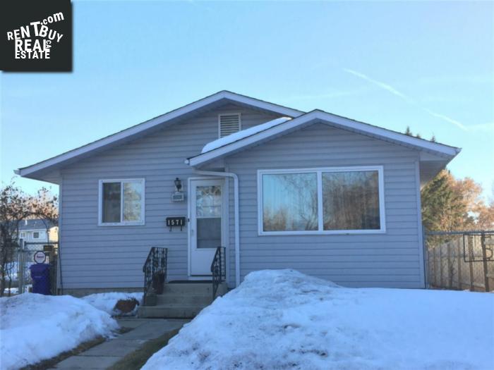 Property 1571 4th St E main img