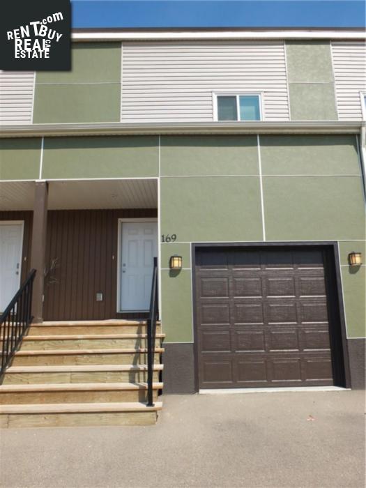 Property 169 Chateau Cres main img