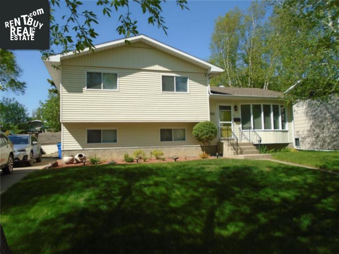 Property 2862 Wyllie Cres main img