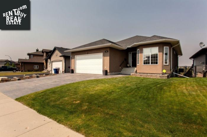 Property 234 Denham Cres main img