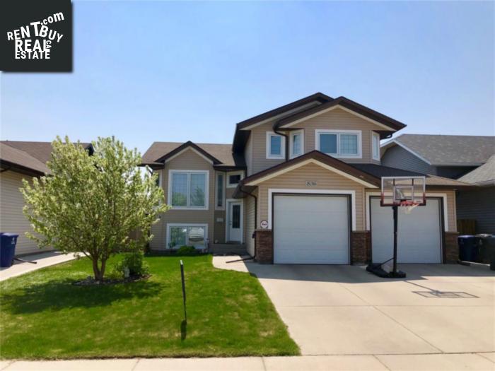Property 836 Columbia Way main img