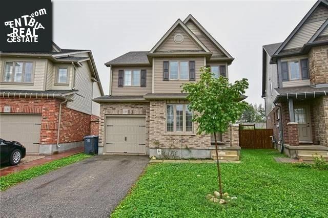 Property 138 Curzon Cres main img
