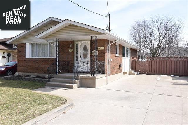 Property 36 Leaside Dr main img
