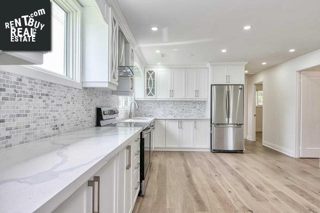 Property 35 Lanark Cres main img