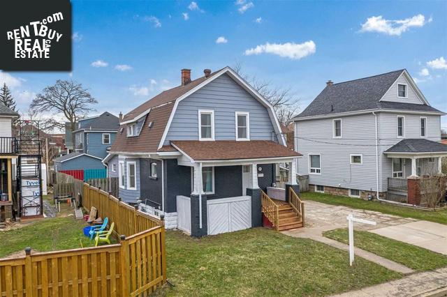Property 4572 Nelson Cres main img